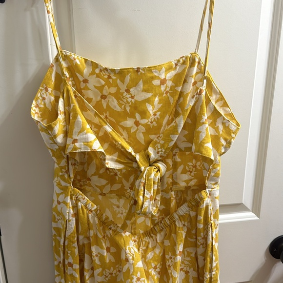 BNWT Kori Tie Back Yellow Floral Jumpsuit - Picture 5 of 6
